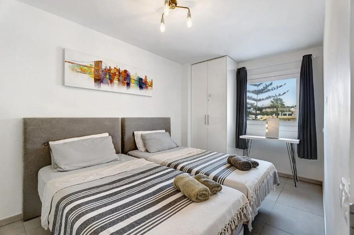 Apartamento De Lujo En Torre Del Sol, Playa De Las Americas أرونا المظهر الخارجي الصورة